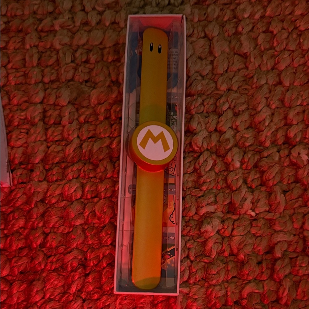 Super Mario universal - Nintendo World Yellow and Red band